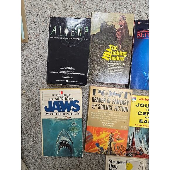 Lot of 9 Vintage Various Authors Sci-Fi Horror Suspense Bantam Paperback Books - Picture 2 of 6